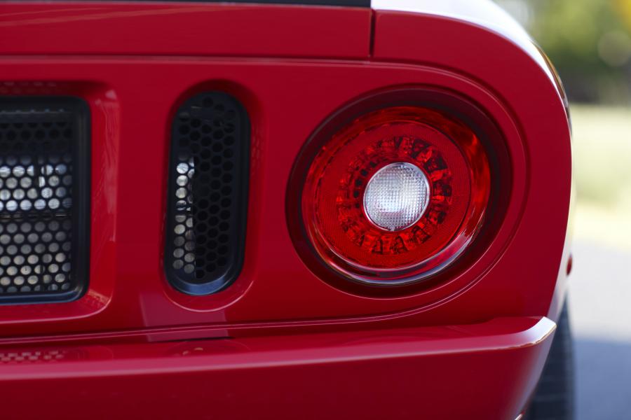  Ford GT 2006 года  (фото 13 из 21)